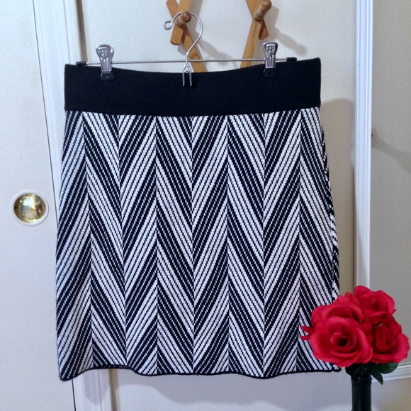 Ann Taylor Dresses & Skirts - ANN TAYLOR Striped MERINO WOOL Blend Skirt Small